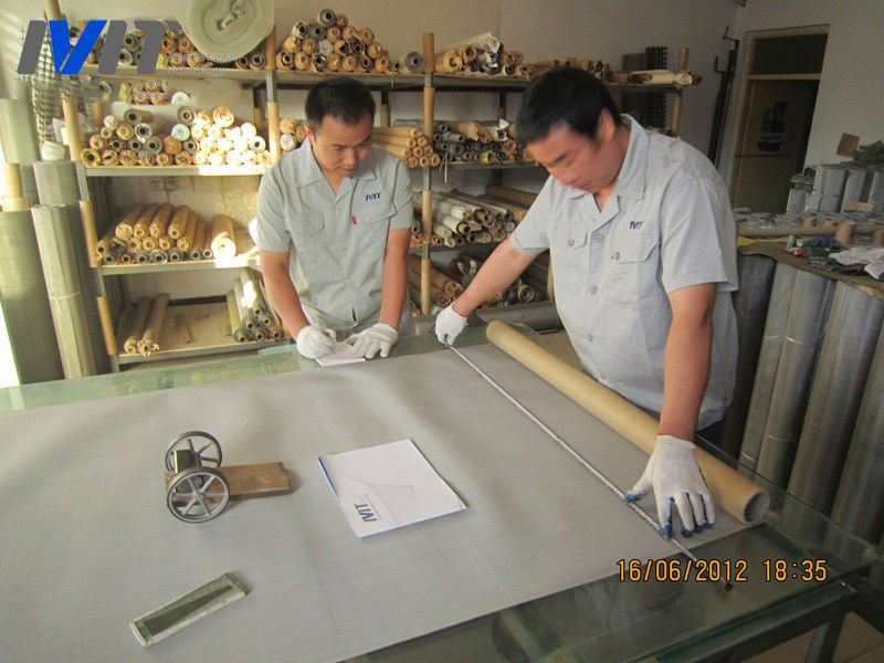 Width and length verification of Dutch weave wire mesh